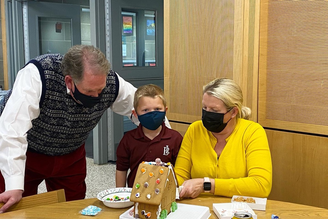 BoysLatinSchool's tweet photo. Yesterday the Kindergarten class decorated gingerbread houses with Mr. &amp; Mrs. Post and the help of some seniors. Even the parents joined in on the fun! #BoysLatin #BL #OneBL #EQV https://t.co/rH1DQBeidL