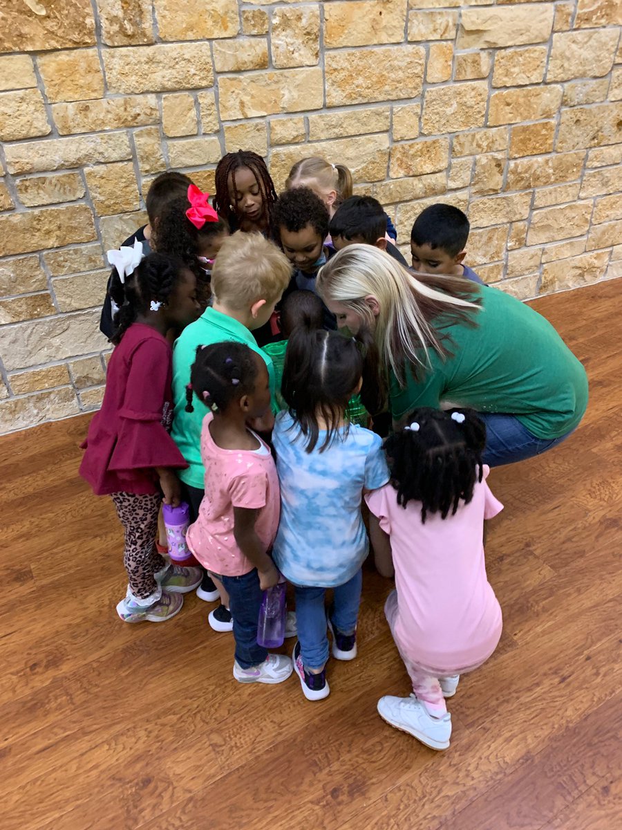 MrsAFroom's tweet photo. I loved introducing Rudy to @HumbleISD_ASE kindergarteners! 🐹🥰 https://t.co/HEMzfnOFm9