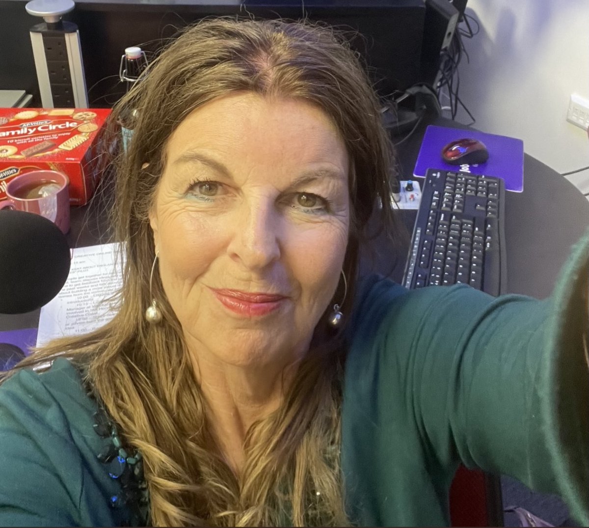 vanillaweb's tweet image. Did you miss it? Catchup with the #BBunker Radio Show with @julesserkin &amp;amp; her guests 

Elle @WeDoSMedia 

Pamela @AngleyDigitalM 

Julie @Rap_Interiors 

Show sponsor @DGEast1 

kentbusinessradio.co.uk/show-559/