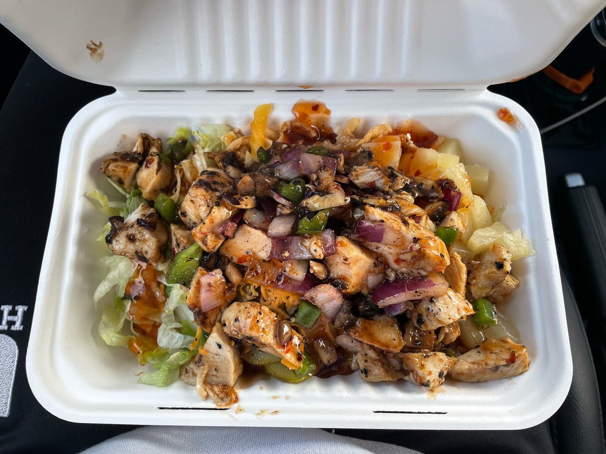 Looking for a light and fulfilling lunch?Grab a small rice bowl on the go. Not sure what to order?? Check out our menu online at pitapit.ca or turn your favourite pita into a rice bowl! 😋 #pitapit #ricebowl #miramichi #fresh #thinking #healthy #eating #lunch