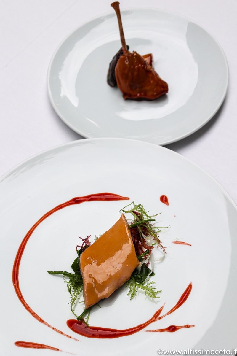 La cucina di Roberto Conti si basa su una attenta ricerca e la selezione maniacale di materie prime di qualità, caratteristica alla base delle scelte e delle proposte e dove la tecnica mai invasiva è al servizio della leggerezza e del gusto.
#michelinstar #guidamichelin