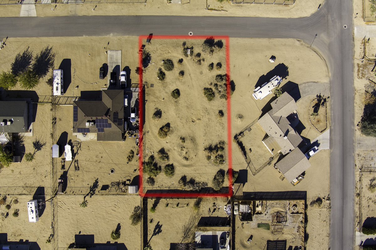 Raw land parcel in Yucca Valley with approximate property boundary highlighted in red, per request from client. Fun job at the end of the local airport runway completed quickly &amp; safely! Consider Eagles Advantage for your next real estate or promotional business product.