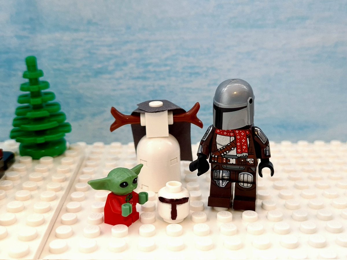 dinscyare's tweet photo. 🎄 Din &amp; Grogu 12 Days of Christmas: Do you wanna build a snowman? ☃️
#LEGO #TheMandalorian #DinDjarin #Grogu https://t.co/7on3odDuJ0