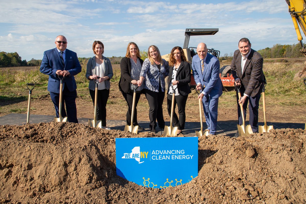geneseeEDC's tweet photo. Get to know the team behind the GCEDC! We’re fortunate to have an experienced and dedicated leadership team who are all fundamental in assisting and recruiting businesses to Genesee County. https://t.co/kEWsfar86D https://t.co/LuUtPqRLhH