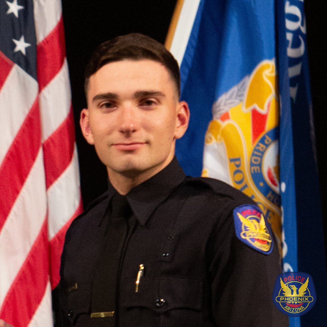 GinaMaravillaTV's tweet image. Please pray for @PhoenixPolice Officer Tyler Moldovan, his wife/family, shot multiple times early this morning in the line of duty, 22 years old, just graduated from the police academy last March. 
#azfamily