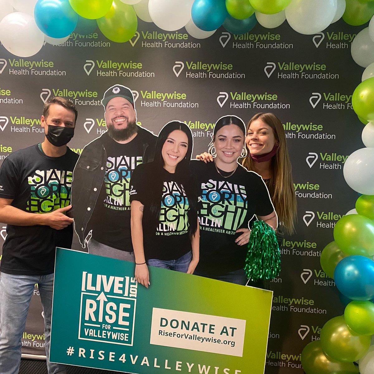 ValleywiseHthF's tweet photo. We 💚 our RISE for Valleywise volunteers!

We’re ready to take your calls! Donate today for our @live1015phoenix RISE for Valleywise.

• Call 623-900-7777
• Text ALLINAZ to 91999
• Give online at https://t.co/av1Qux1W7I

#RISE4VALLEYWISE #ALLINAZ https://t.co/CQLiU54UU3