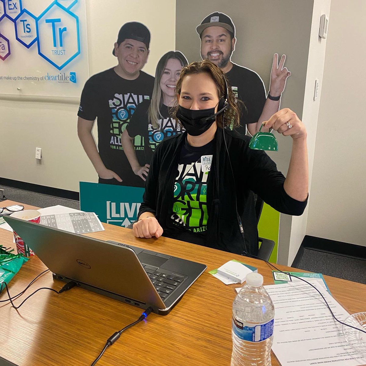 ValleywiseHthF's tweet photo. We 💚 our RISE for Valleywise volunteers!

We’re ready to take your calls! Donate today for our @live1015phoenix RISE for Valleywise.

• Call 623-900-7777
• Text ALLINAZ to 91999
• Give online at https://t.co/av1Qux1W7I

#RISE4VALLEYWISE #ALLINAZ https://t.co/CQLiU54UU3