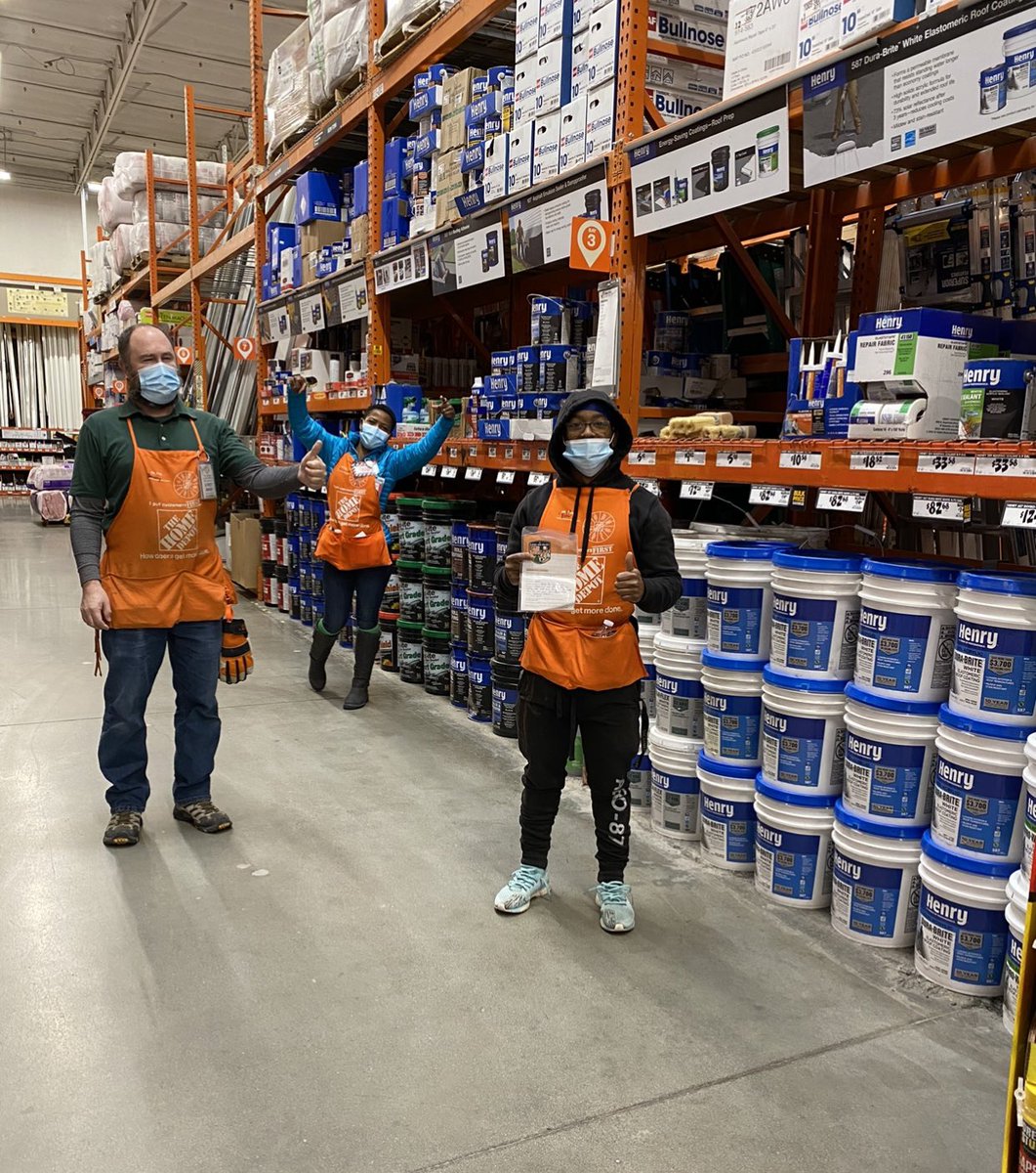 Join 1003 in welcoming E to lumber &amp; in saying congratulations on already doing a fantastic job love his enthusiasm &amp; just look at our aisles they look great! #PacNorthProud #crewattheview