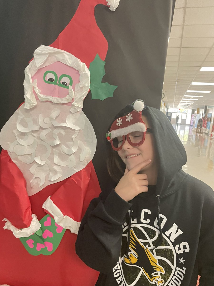 kmsMsDkms's tweet image. Teamwork makes the dream work! Tis the season! @theNEISDway #kruegerooted @APMikeMorgan @PRINCIPALRUBIO