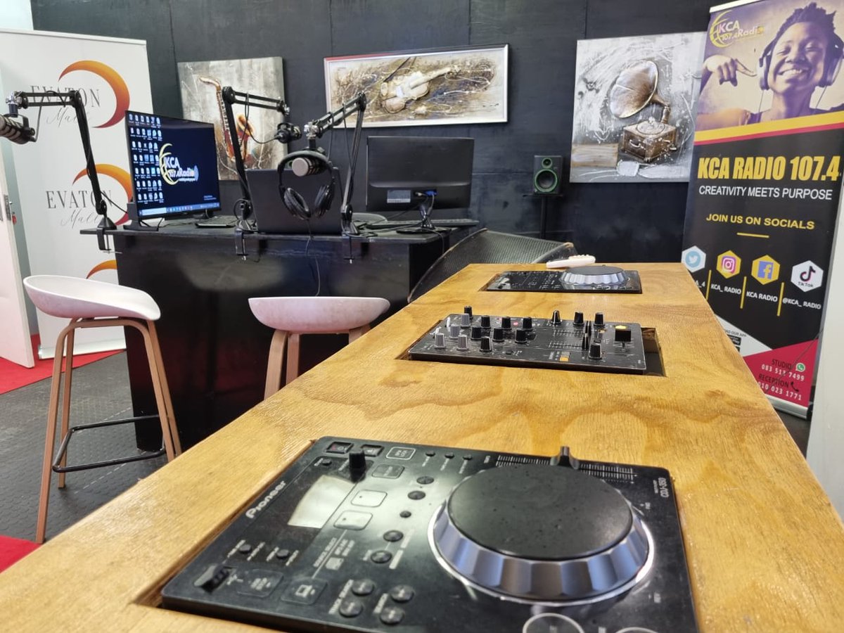 mochachofounda's tweet photo. Come check out our state of the art studio at Evaton Mall 

As we begin a new journey where Creatives will meet their Purpose at the Mall for All...

#TheCoolestStationOnline
#CreativityMeetsPurpose
#mallforall
#FestiveInvasion https://t.co/SRedSmcZY9