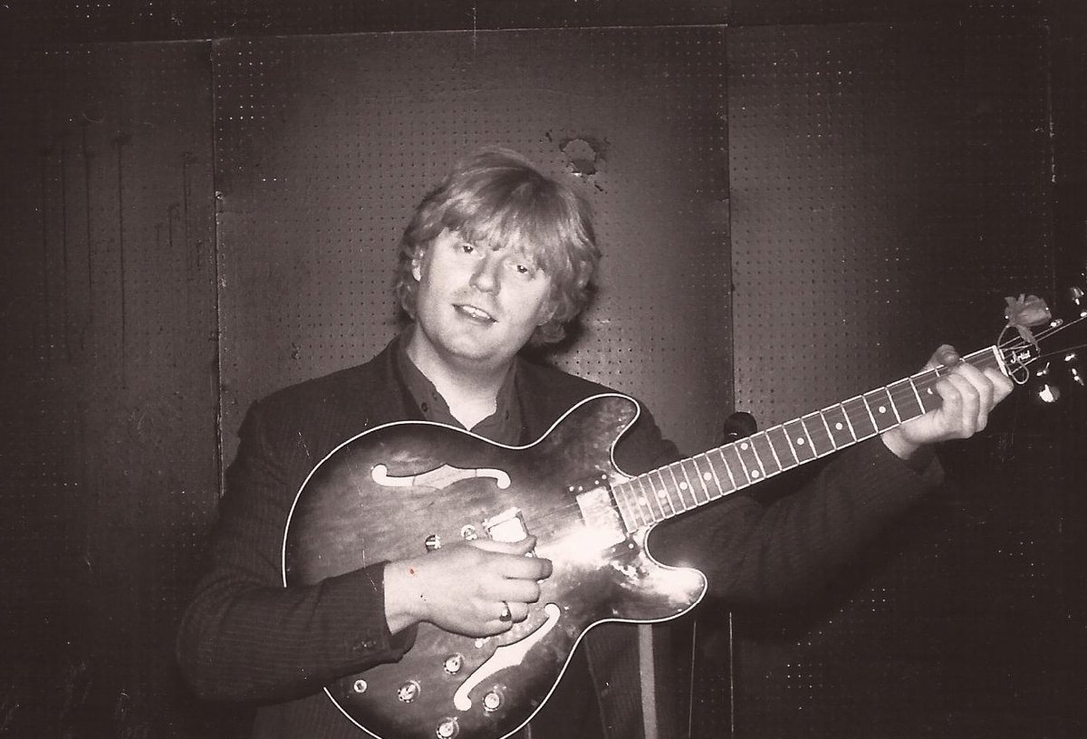 TheyCallMeRobbo's tweet photo. Not sure if these have seen the light of day before. Rehearsal Studio above The Rose and Crown Wandsworth c84/85
#directhits https://t.co/5Ak59P5lLg