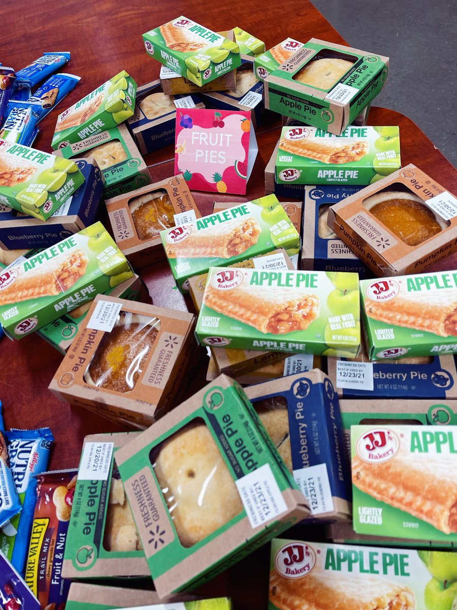 Celebrating #90DAYSSAFE 🍎🍊 Thank you, team, for continuing to put safety first👍🏼 #2211SAFE🦺  #safetytakeseveryone #2211proud <a href="/ryanfox_5024/">Ryan</a> <a href="/Cody_D259MAPM/">D259 MAPM Cody</a> <a href="/JohnnyTBush/">john</a> <a href="/HDMarthaMendoza/">Martha Mendoza</a> @KTO_THD