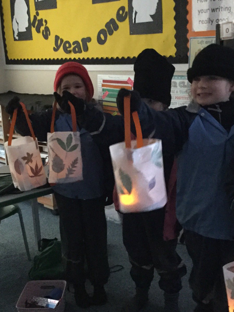 PipersForestSch's tweet image. Year 1 @PipersPrePrep finished their leaf lanterns today, they looked lovely glowing in the classroom #pipersforest #pipersoutdoors #piperschristmas