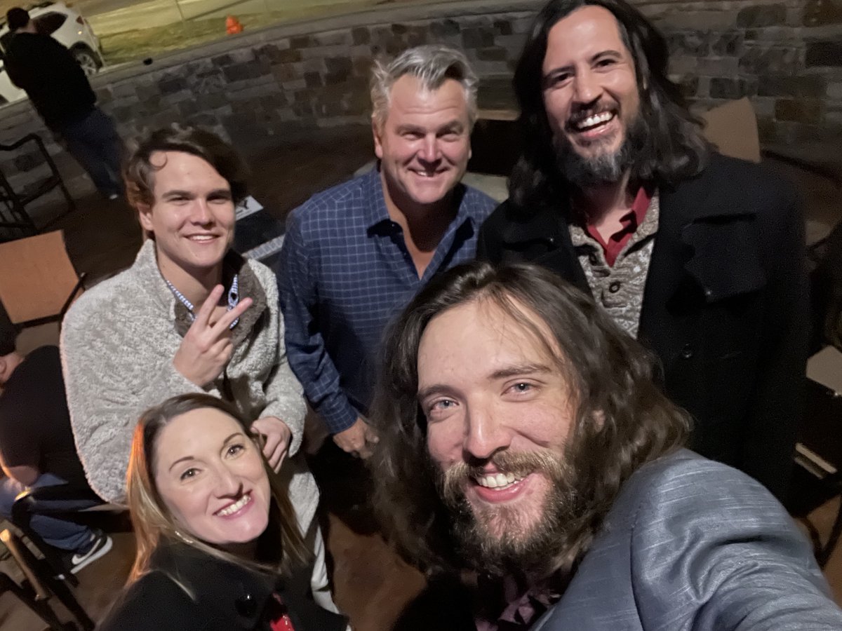 SkylineMediaInc's tweet photo. Just a few members of Skyline Media Group team taking on Edna's after our annual Christmas party. Happy Holidays!!!🎅 🎄 ☃️ https://t.co/bPGwJOJKlE