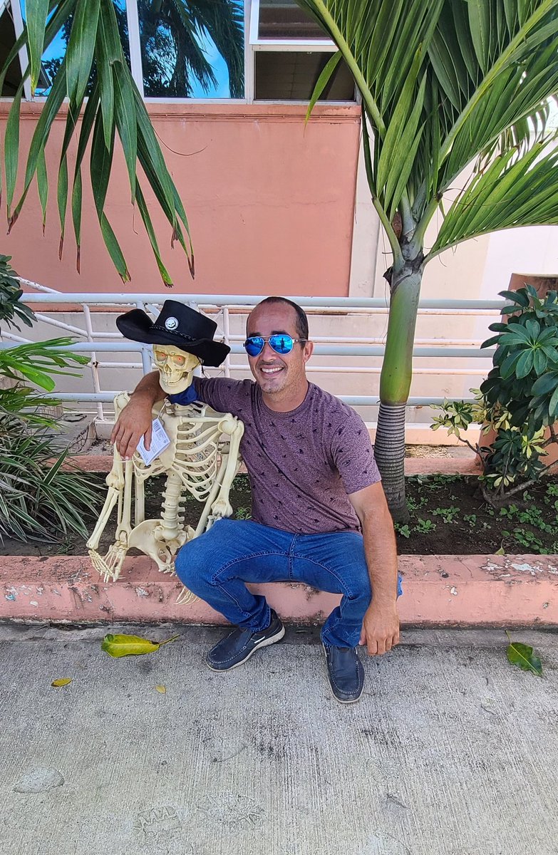 EliezerMolinaPR's tweet photo. Aquí con el Secretario de Justicia esperando que radique un caso por corrupción 🙄🔥 https://t.co/iw71lpZitU