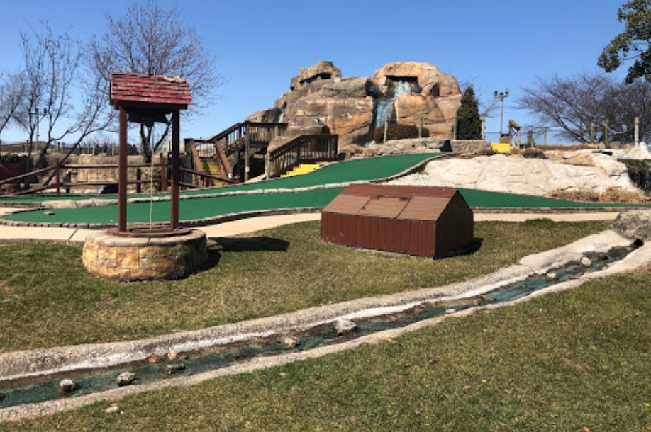 AccessMiniGolf's tweet image. Course Highlight: Lost Treasure Mini Golf (Ronks, PA) is a fun course w/ 18-holes wheelchair accessible. losttreasuregolf.com/miniature-golf… @ProfessorHacker @visitPA @DECempowerment #AccessMiniGolf #MiniGolf @PuttingPenguin @MisterMiniGolf @BrooksHolt @CouplePutts  @PuttCastMini ♿️⛳️