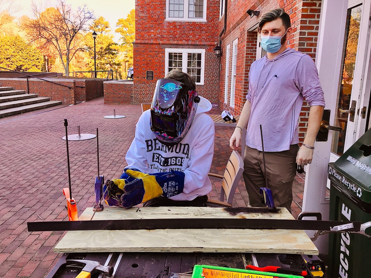 CCSrightnow's tweet image. #ccsRightNow ... Design and Technology class with Mr. Sterling #SetYourCourse #since1921