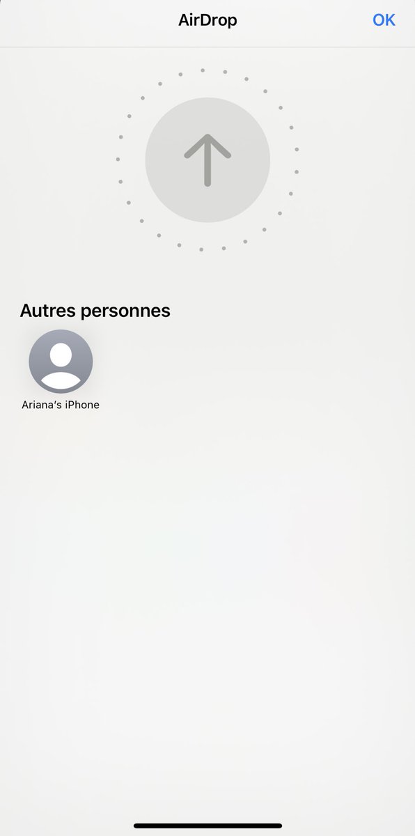 jorgezerpac's tweet photo. Ariana, si esta mañana aprox 10:30am olvidaste un iPhone XR rojo en un taxi en Buenos Aires, lo tengo yo. RT para que Ariana pueda encontrar su telf https://t.co/7R7hnBPC13