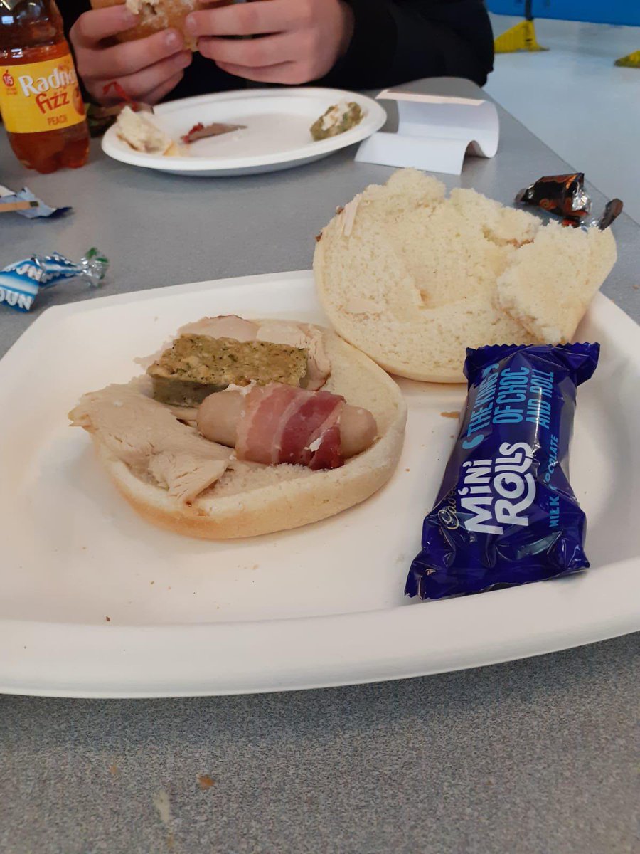 This is the Christmas Lunch my two boys got at school today. £3.50 each!  <a href="/Bohunt_Trust/">Bohunt Education Trust</a> is this acceptable? #FestiveFood #schooldinner #Christmasdinner #schooldinners