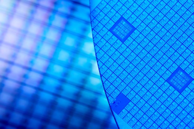 CMCMicrosystems's tweet photo. Strong international supplier partnerships enable CMC to offer regular MPW services in a variety of technologies. Design submissions for TSMC 0.18 µm CMOS BCD, 28nm CMOS, 65 nm CMOS LP & 65 nm CMOS GP are Jan 5 & 26. Don't miss out! https://t.co/9wfd5NcH2e @PhotonsC #ICDesigns https://t.co/4YoR6IOlBN