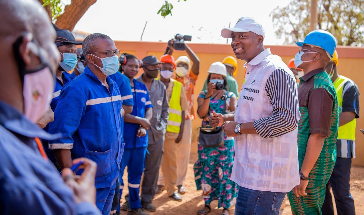 rouamba_arnold's tweet photo. « Je voudrais adresser mes remerciements à Son Excellence le Président du Faso, M. @rochkaborepf , ainsi qu'à Son Excellence @SinaZerbo , Premier Ministre pour le choix et la confiance renouvelés en ma modeste personne ». @bachirismael
#MTEMC #GouvBf #Zerbo1 https://t.co/YGlZdBij2r
