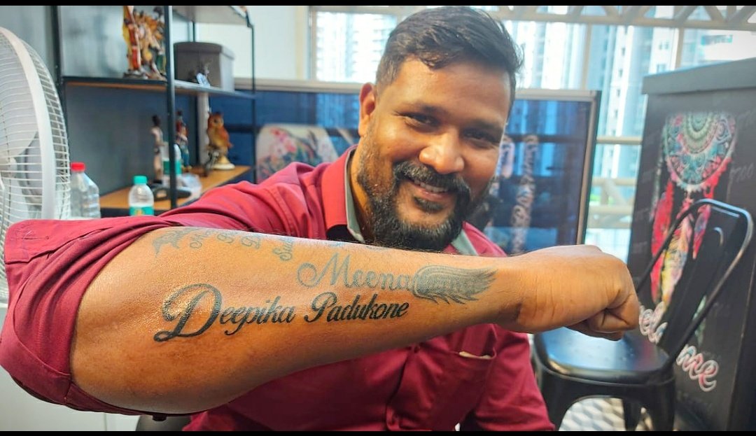 Faridoon Shahryar (@ifaridoon) on Twitter photo Lovely meeting Kichcha Kiran yesterday. He's the personal security guard of #KichchaSudeepa
He's also a huge <a href="/deepikapadukone/">Deepika Padukone</a> fan and has a tattoo of hers on his right hand. Lovely meeting Kichcha Kiran yesterday. He's the personal security guard of #KichchaSudeepa
He's also a huge <a href="/deepikapadukone/">Deepika Padukone</a> fan and has a tattoo of hers on his right hand.