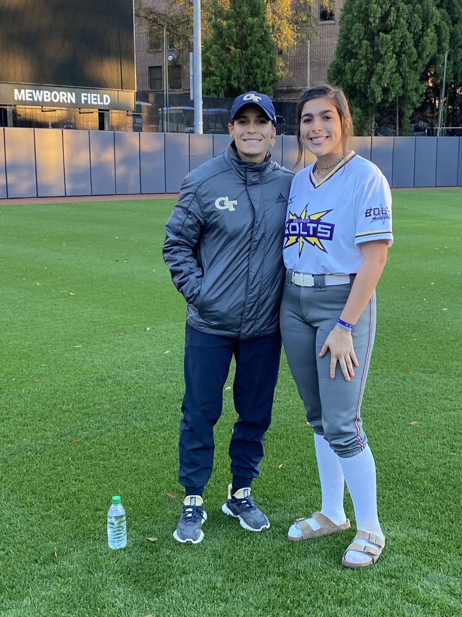 Zoe13molina's tweet photo. I’m happy I got to see some old travel ball friends at the GA Tech Camp this past Sunday! A huge thank you to @Coach_A_Mo, @reese_m3, and Coach McDaniel for the fantastic camp! I’m looking forward to the next camp in January! @GaTechSoftball #boltsboom #gabolts #gatechsoftball https://t.co/lzxov1W4wP