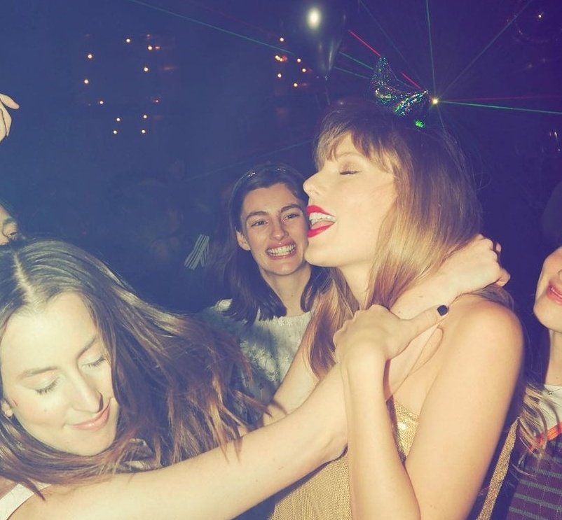 dunreguiemo's tweet photo. No sabía que diana silvers es amiga de Taylor 😭 https://t.co/tOYeig4Ct2