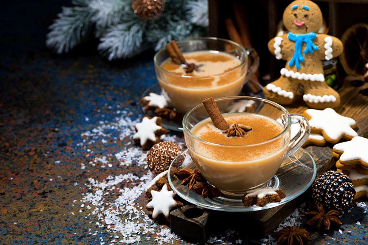 Invite the holiday season in with our Gingerbread Chai flavor, a generous and warm fusion of traditional gingerbread and chai spices including clove, nutmeg, cardamom, and cinnamon finished with sweet freshly baked notes. comaxflavors.com/trends/flavor-… #ComaxFlavors  #FlavorTrends