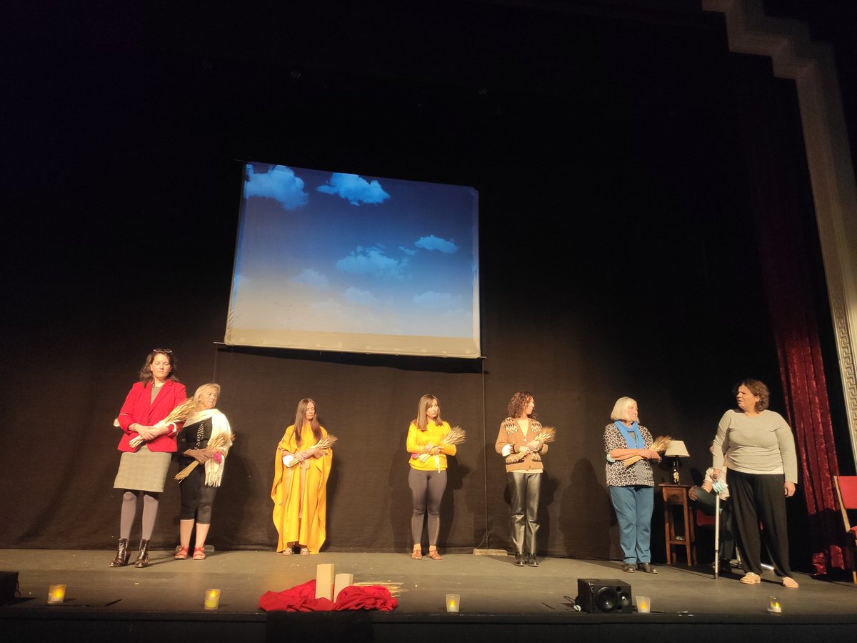 mplogon's tweet photo. Arrancando motores, el Grupo de teatro del @icam_es TELÓN DE OFICIO en su ensayo previo  a la puesta en escena de Las Suplicantes a favor de la Institución Protectora de Huérfanos de la Abogacía

#IPHA https://t.co/O8HwFFFH1F
