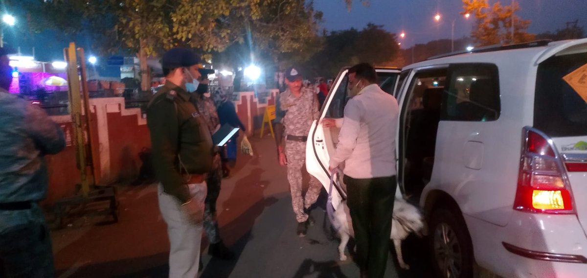 ACP Azadnagar (@azadnagarcsp) on Twitter photo рдерд╛рдирд╛ рдЖрдЬрд╛рджрдирдЧрд░ рдореЗрдВ рдореВрд╕рд╛рдЦреЗрдбрд╝реА рдЪреМрд░рд╛рд╣реЗ рдкрд░ ACP Sir рдХреЗ рдиреЗрддреГрддреНрд╡ рдореЗрдВ рд╕реНрдиреАрдлрд░ рдбреЙрдЧ рд╕реНрдХреНрд╡рд╛рдб рдХреЗ рд╕рд╛рде рд╕рдШрди рд╡рд╛рд╣рди рдЪреЗрдХрд┐рдВрдЧ рдХреА рдЧрдИред
<a href="/AzadnagarCsp/">ACP Azadnagar</a> <a href="/DGP_MP/">DGP MP</a> <a href="/IGP_INDORE/">IG INDORE (RURAL)</a> <a href="/hariips/">Harinarayanachari Mishra</a> @Digindorerural @digcityindore <a href="/bagri_ashutosh/">Ashutosh Bagri IPS</a> @dcpindore_zone1 <a href="/SP_Indore_west/">SP Indore - West</a> рдерд╛рдирд╛ рдЖрдЬрд╛рджрдирдЧрд░ рдореЗрдВ рдореВрд╕рд╛рдЦреЗрдбрд╝реА рдЪреМрд░рд╛рд╣реЗ рдкрд░ ACP Sir рдХреЗ рдиреЗрддреГрддреНрд╡ рдореЗрдВ рд╕реНрдиреАрдлрд░ рдбреЙрдЧ рд╕реНрдХреНрд╡рд╛рдб рдХреЗ рд╕рд╛рде рд╕рдШрди рд╡рд╛рд╣рди рдЪреЗрдХрд┐рдВрдЧ рдХреА рдЧрдИред
<a href="/AzadnagarCsp/">ACP Azadnagar</a> <a href="/DGP_MP/">DGP MP</a> <a href="/IGP_INDORE/">IG INDORE (RURAL)</a> <a href="/hariips/">Harinarayanachari Mishra</a> @Digindorerural @digcityindore <a href="/bagri_ashutosh/">Ashutosh Bagri IPS</a> @dcpindore_zone1 <a href="/SP_Indore_west/">SP Indore - West</a>