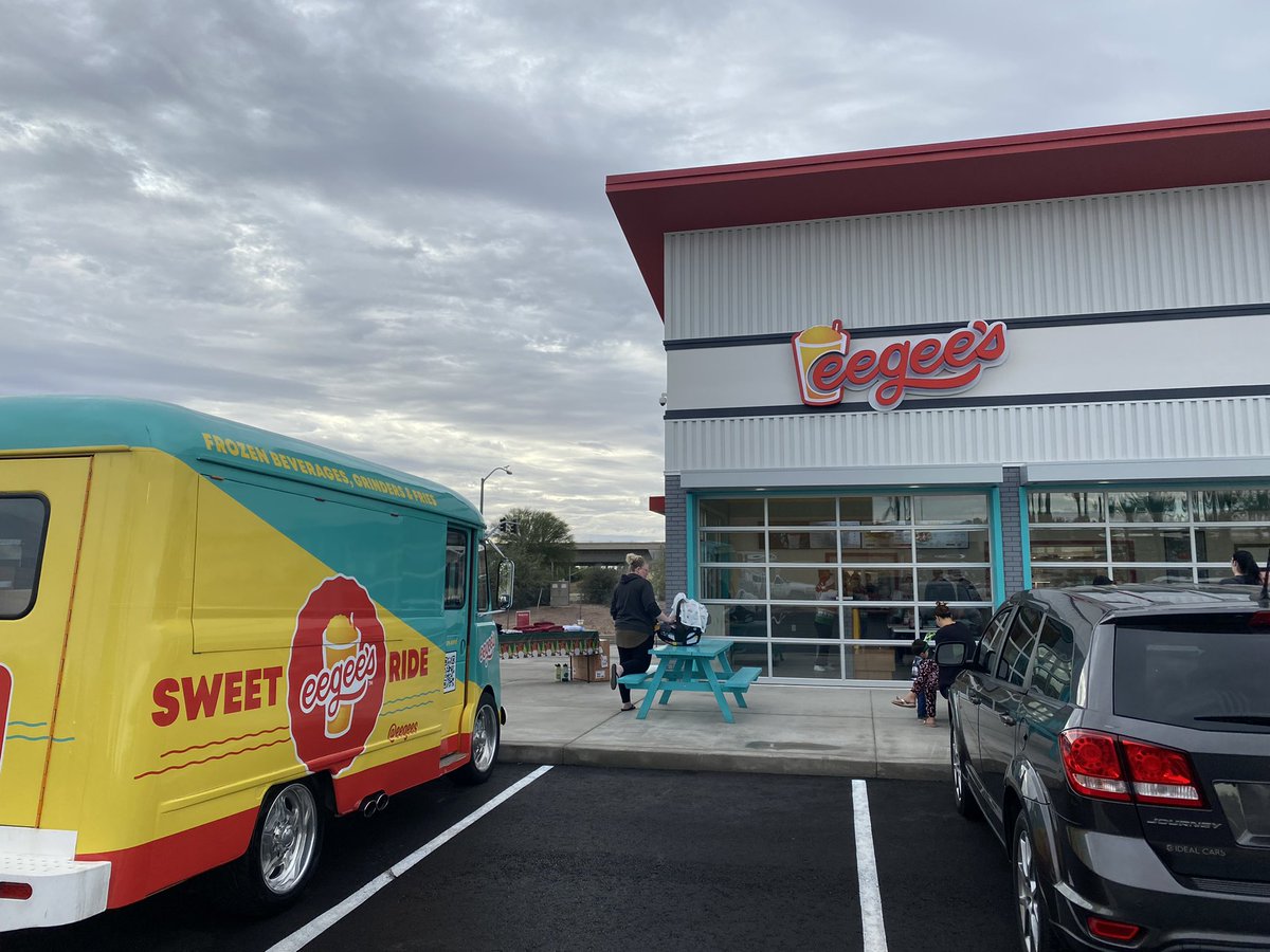 Schwan50's tweet image. New #eegee’s NW US60 &amp;amp; Crismon Best of luck to new crew @eegees place looks great
