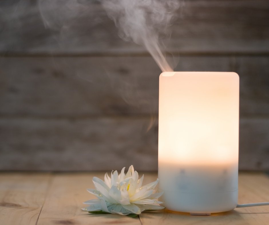AndersonRestore's tweet photo. With colder weather comes lower humidity, which causes moisture to evaporate and hardwood flooring to shrink. Combat this by running a humidifier wherever vulnerable boards are present. https://t.co/Lm6o0cv7ZL