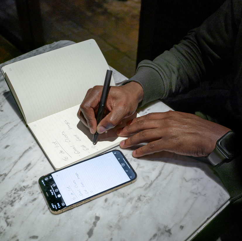 moleskine's tweet image. Have you ever emailed handwritten thoughts directly from your notebook? Send festive greetings composed by hand on paper for an extra personal touch with the Smart Writing Set.

ow.ly/63yf50Ham4O

#Moleskine #SmartWritingSet