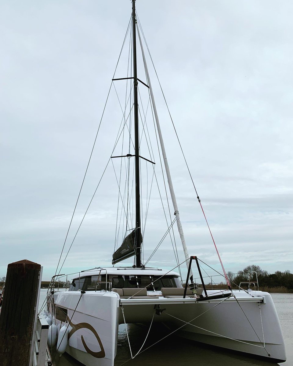 RichezLerouge's tweet image. Avec @F3Aquitaine pour le lancement du nouveau 44 Open de Nautitech sous le marrainage porte-bonheur de @SMarcilly . Bon vent sur les mers du globe au dernier né du  constructeur rochefortais . @NautitechCat #francerelance #multicoque Premiers essais au @MiamiBoatShow