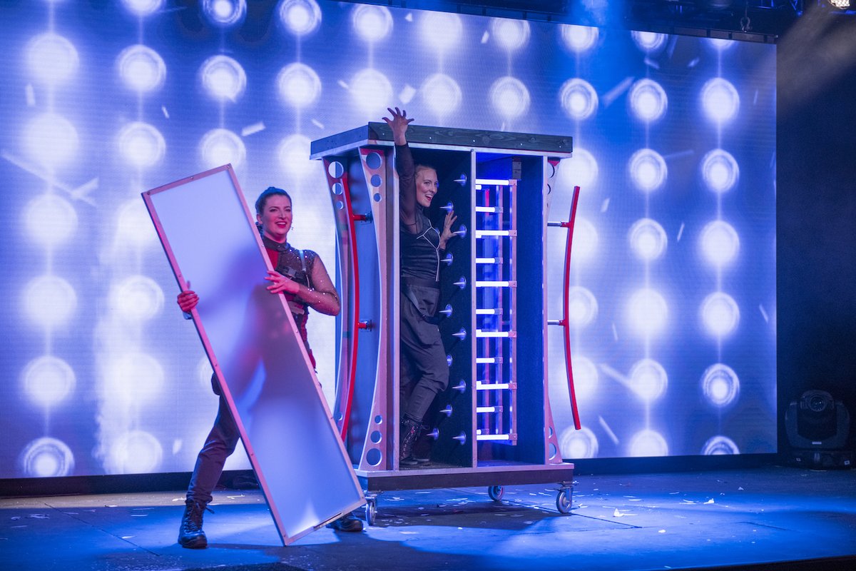 StreetWise_CHI's tweet image. Abracadabra! Our intern Paige experienced the wonderful world of magic at Jamie Allan's Magic Immersive show. This show combines some classic magic acts with technology to produce a show like non-other.  @MagicImmersive