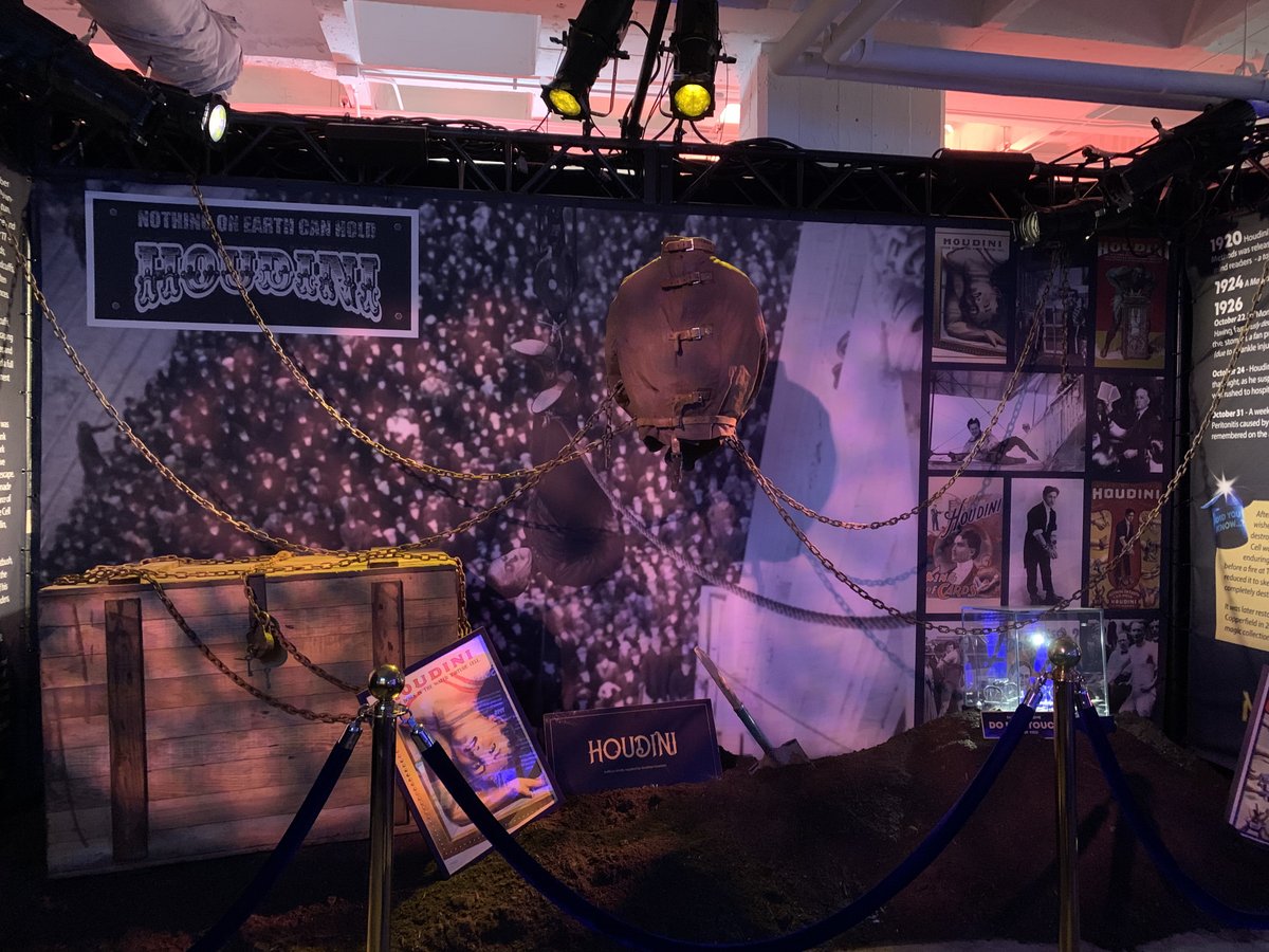 StreetWise_CHI's tweet image. Abracadabra! Our intern Paige experienced the wonderful world of magic at Jamie Allan's Magic Immersive show. This show combines some classic magic acts with technology to produce a show like non-other.  @MagicImmersive