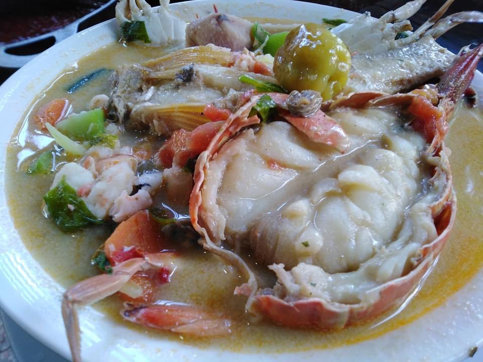InturRACCS's tweet photo. Si desean disfrutar de nuestras comida tradicionales con sabor caribe, visite Happy Lunch que te ofrece una variedad de platillo 🍽🤤
#visitBluefields
#Bluefields
#inturraccs https://t.co/l7C7n4Xh1U