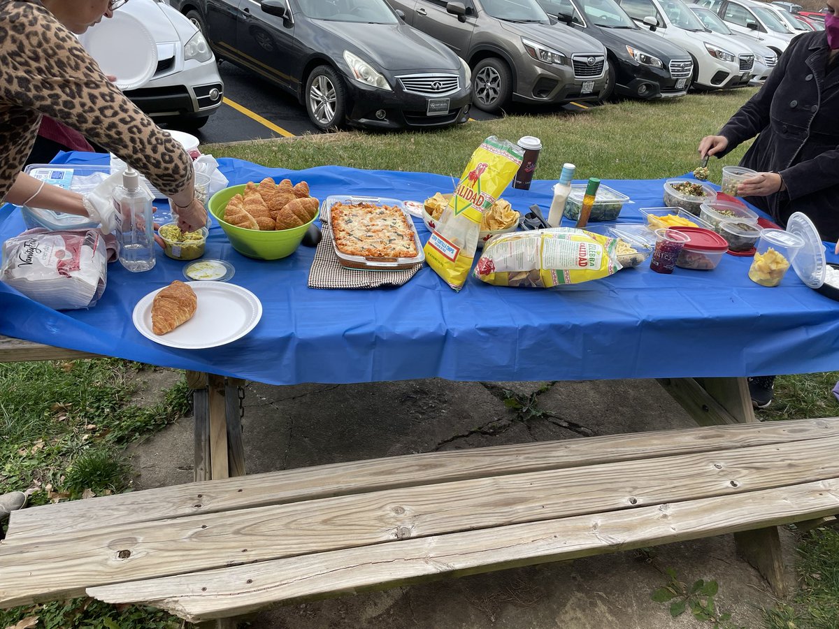 ProfeSays's tweet photo. The first annual World Language and ELL departments potluck was a hit! Just wish we had more than 25 minutes to enjoy this delicious lunch! #CultureWins @ustathaannie @rysquitos @SMSouthTDain https://t.co/lpVpzU6vrS