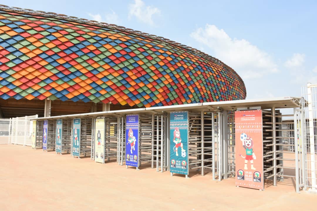 OLEMBE, 14 Décembre 2021.
Surprise, un héliport s'est majestueusement ajouté au décor 🤩🤩🤩🇨🇲