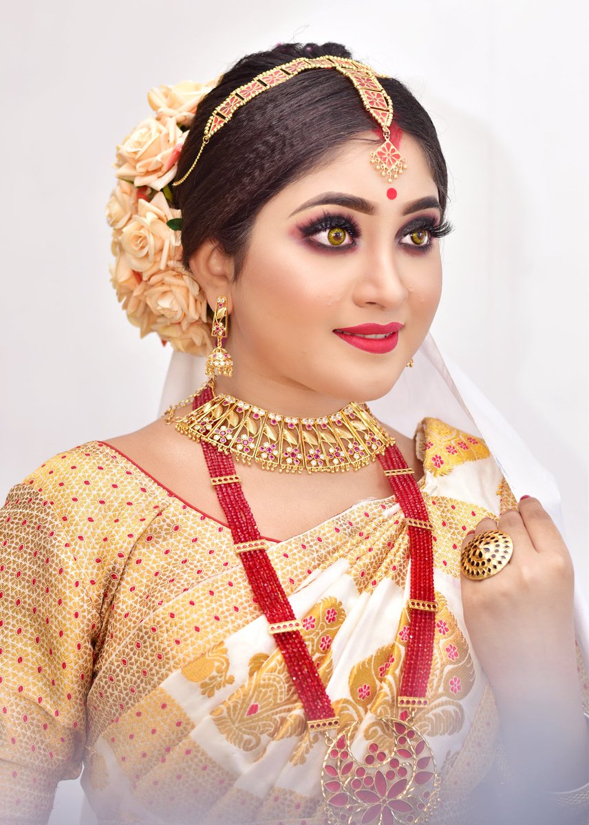 ArtistMafija's tweet photo. Beautiful Bride Makeup By Me
#Mafija #Makeup #Academy #Tezpur #Assam
#Mafija_Makeup_Artist https://t.co/ikojYPOLw0