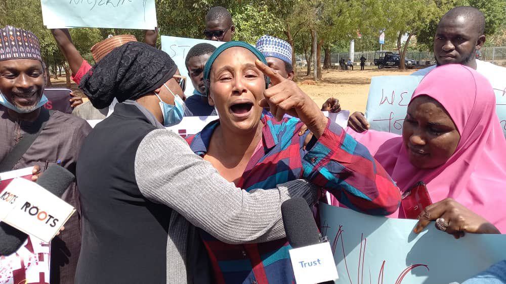 SaharaReporters's tweet photo. Buhari Wept, Begged Us To Vote For Him But Has Abandoned Us To Be Killed By Bandits –Protesting Northern Youths | Sahara Reporters https://t.co/4fm1w1g4yj https://t.co/Rpl0agXPmB