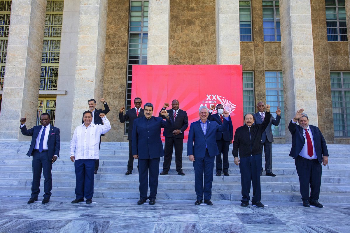 Foto Oficial de la XX Cumbre del <a href="/ALBATCP/">ALBA</a> en #LaHabana.

#ALBAUnida 

(Abrimos hilo)