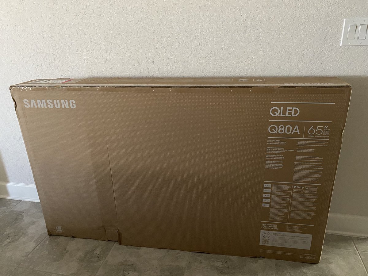 jilmckelvey2004's tweet photo. Thank you to #12DaysOfRedNotice I won this 65 inch Samsung TV it came today! https://t.co/3P5r9VWzSZ