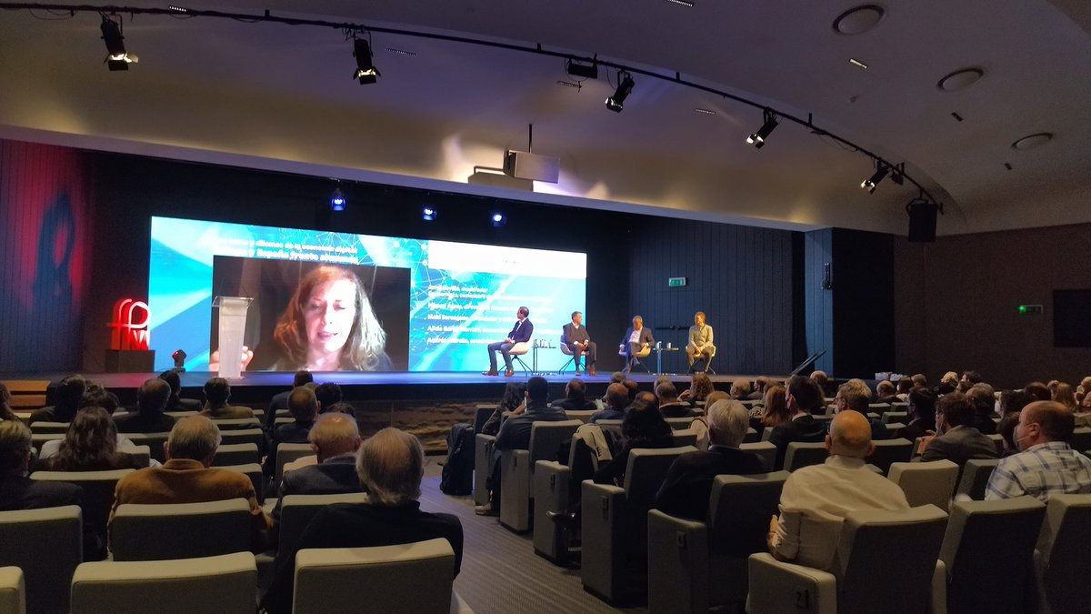 Podemos con ello porque tenemos #talento pero nos falta saber cómo financiar esto en #Europa y hay, además, que cambiar las universidades. Alicia García Herrero economista-jefe de Asia Pacífico de <a href="/natixis/">NatixisCommitments</a> 
#economiadigital 
#InteligenciaArtificial