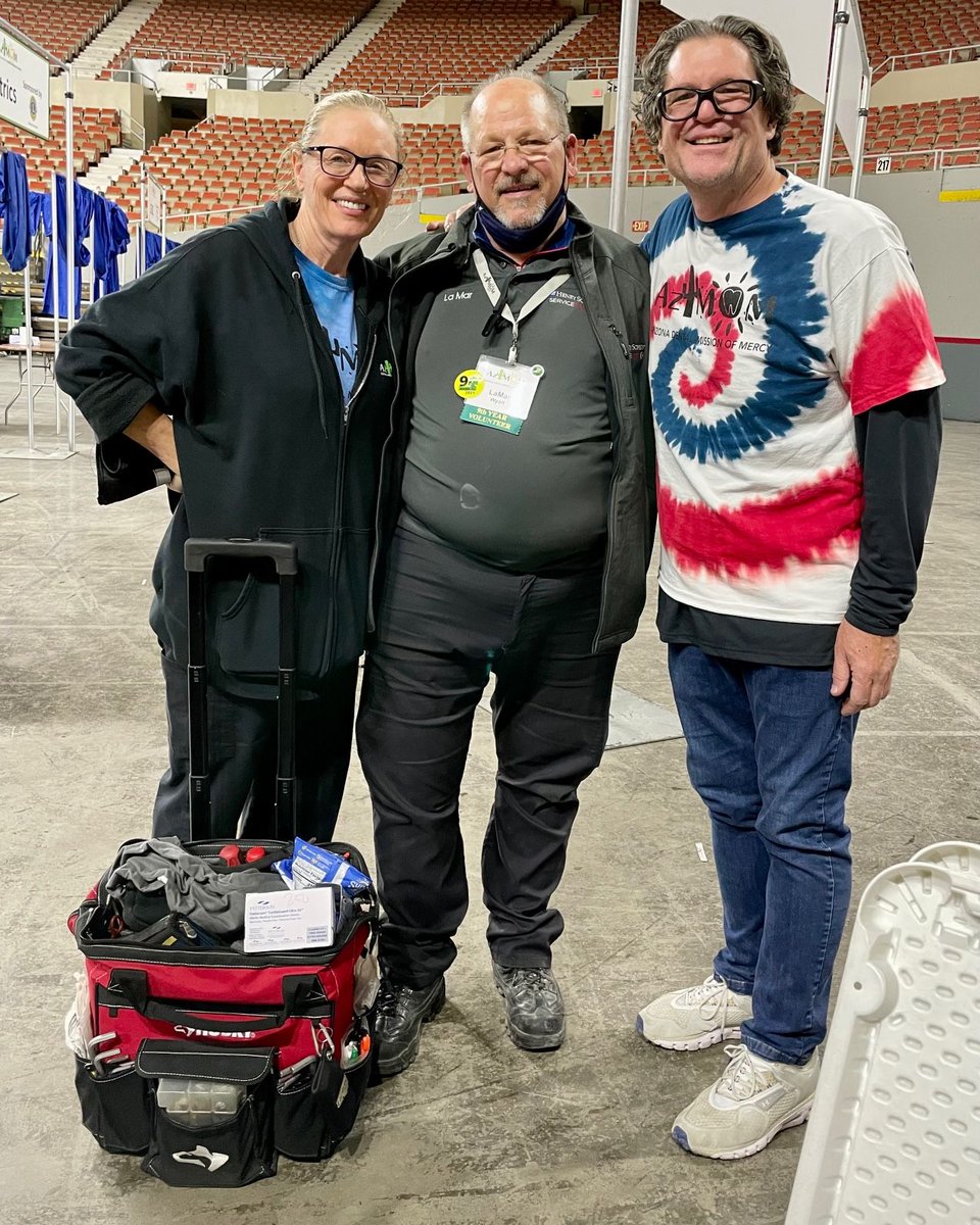 CADSAZMOM's tweet photo. Lamar Wyatt, @HenrySchein (center) has been a great supporter of #AZMOM since we started 10 years ago. Pictured with Dr. Jacqueline Allen and Kevin Conroy. He is truly an AZMOM superstar 🌟
#CADSF #supporter #nonprofit #givingback #dental https://t.co/T4V2KK4gPc
