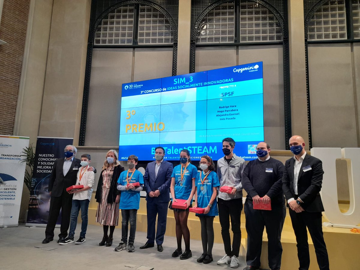IES_BFO's tweet photo. Hoy ha tenido la final de SIM3, del proyecto #BeTalentSTEAM y estamos orgullosísimos de anunciar que nuestro hermanamiento con el @Schools_British ha logrado el 3er premio y...el PRIMER PREMIO. ¡Enhorabuena a nuestr@s chic@s! #STEMadrid #STEAM Fotos de
@CapgeminiEngineering https://t.co/s60DR3nNhA