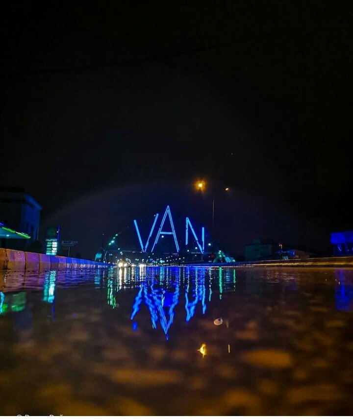 Biz bu şehre bi günde aşık olmadık.❤️
İyi geceler✨