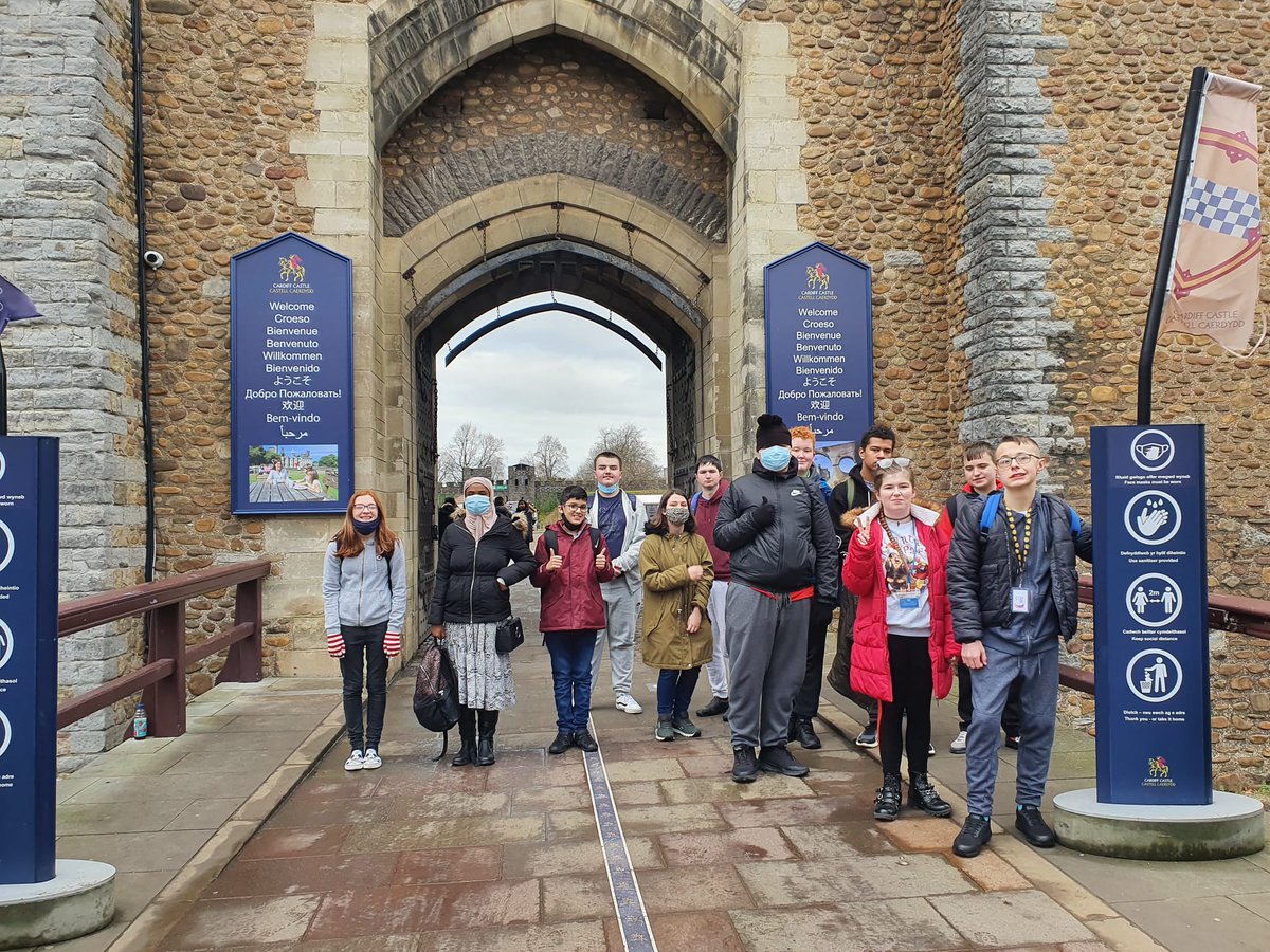 Cantonian_Base's tweet image. Christmas Trip 2021 ⛸️🎄#accessbase #independenceskills #iceskating #winterwonderland