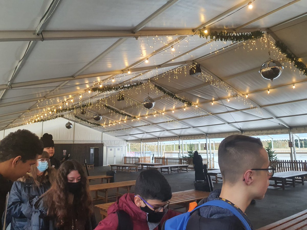 Cantonian_Base's tweet image. Christmas Trip 2021 ⛸️🎄#accessbase #independenceskills #iceskating #winterwonderland